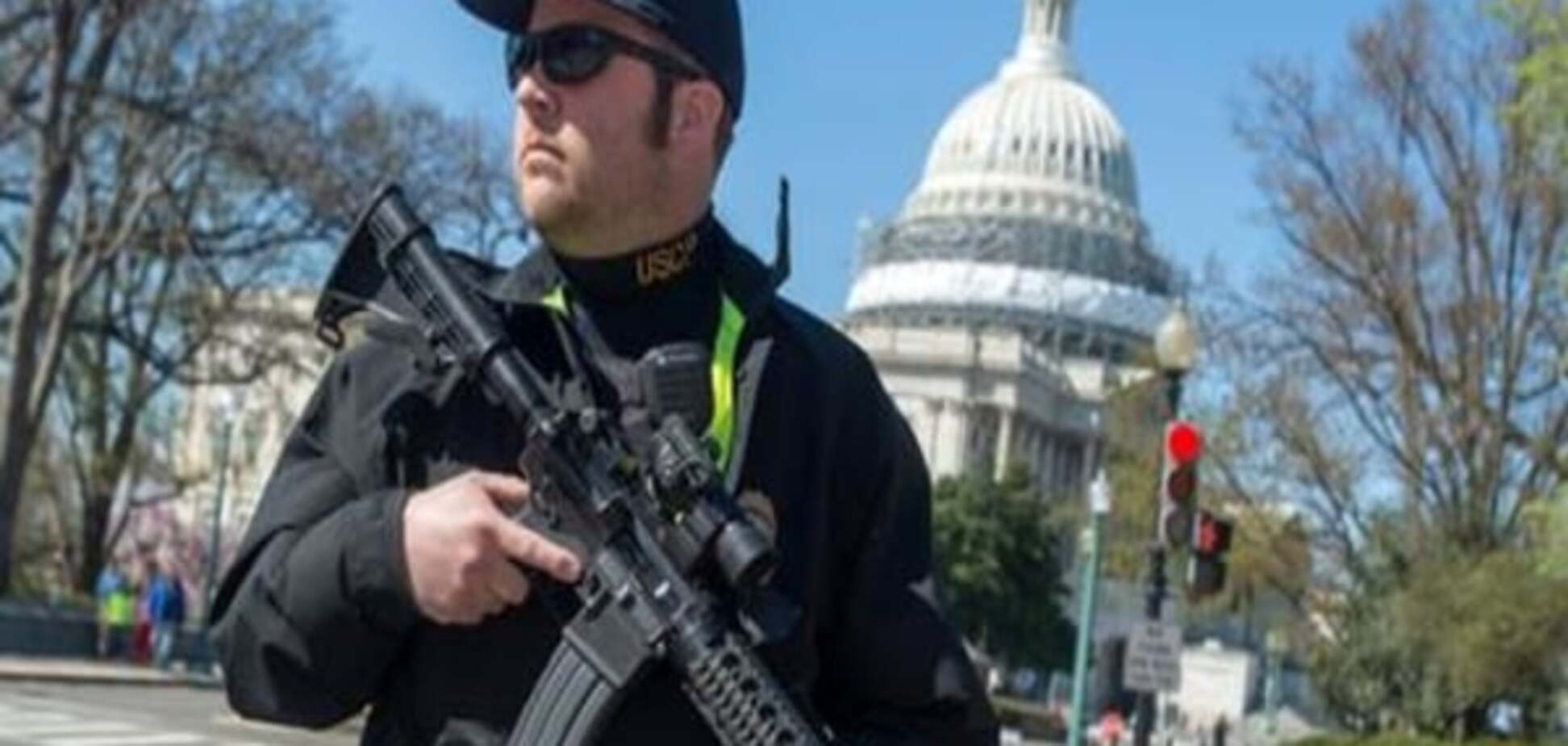 Поліція затримала та ідентифікувала чоловіка зі зброєю біля Капітолію США