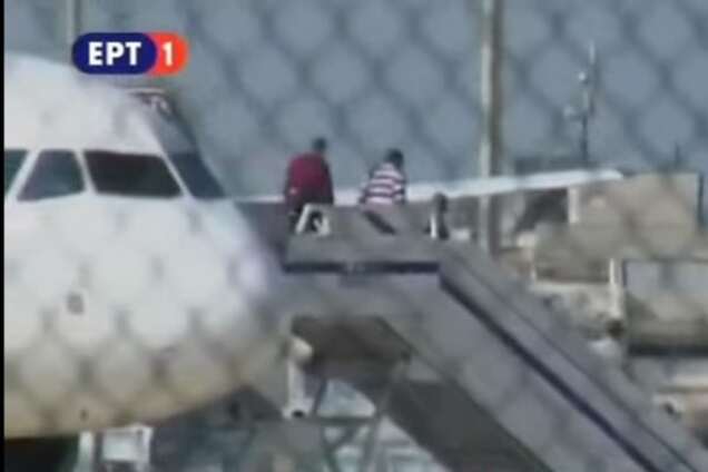 Захоплення A320 EgyptAir: опубліковано відео та фото звільнення пасажирів