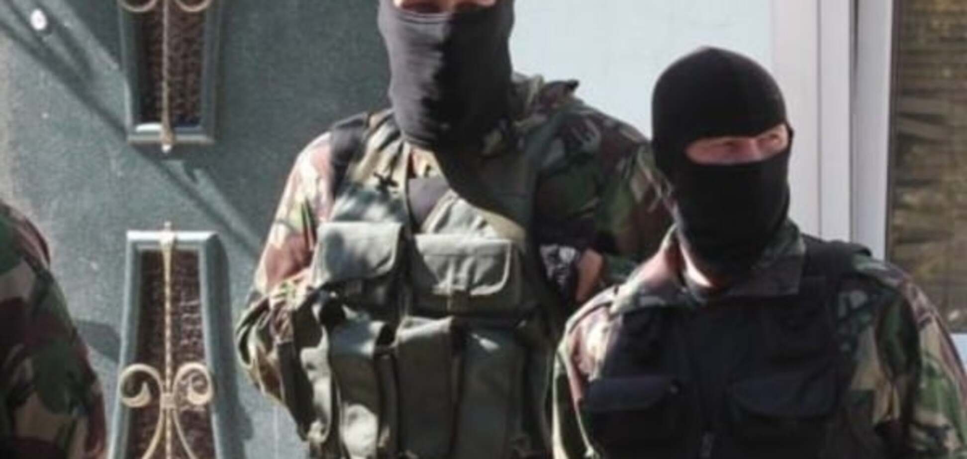 Окупанти зі зброєю в руках провели обшук у кримськотатарській сім'ї