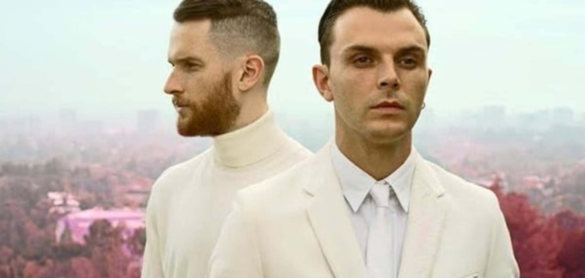 Солист британской группы Hurts надел в Киеве вышиванку: фотофакт