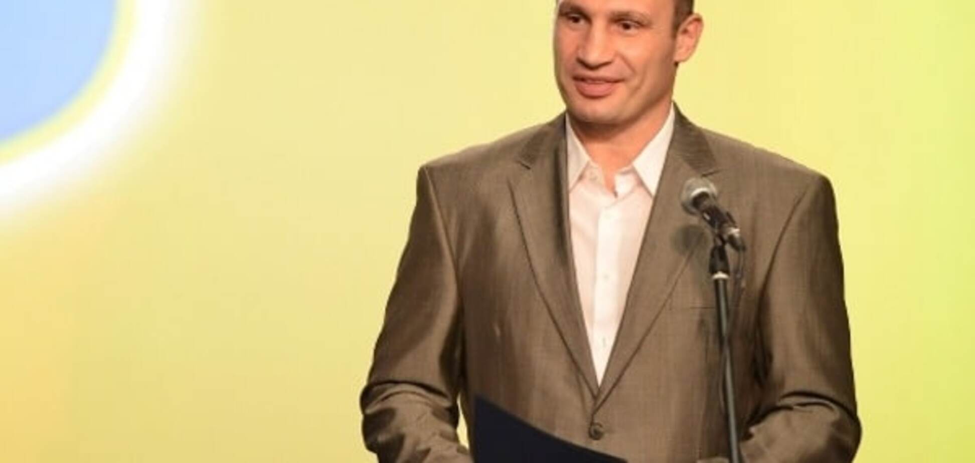 Кличко вручив документи на квартири родинам загиблих киян-воїнів АТО