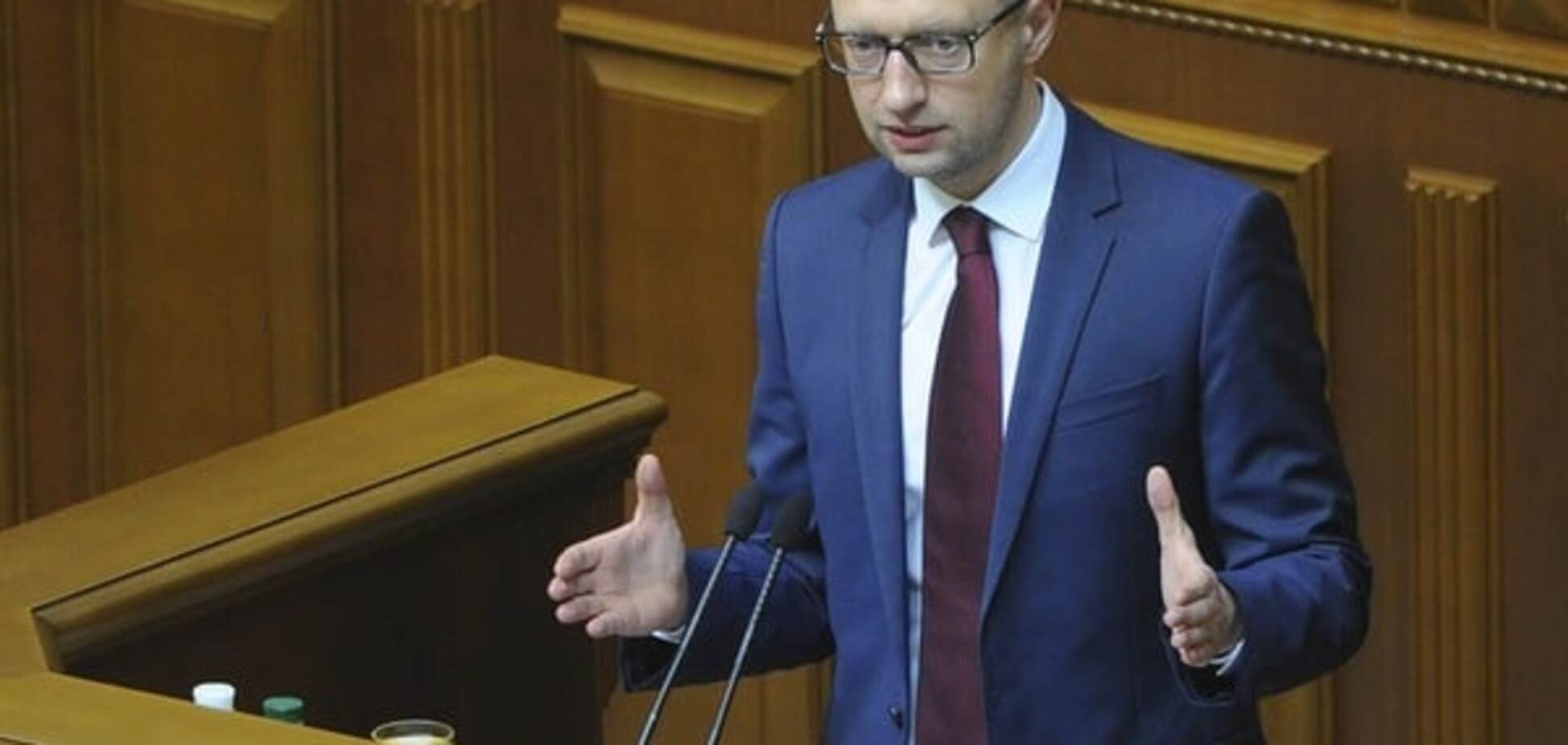 Яценюк наказав знизити розмір підвищення пенсій і зарплат