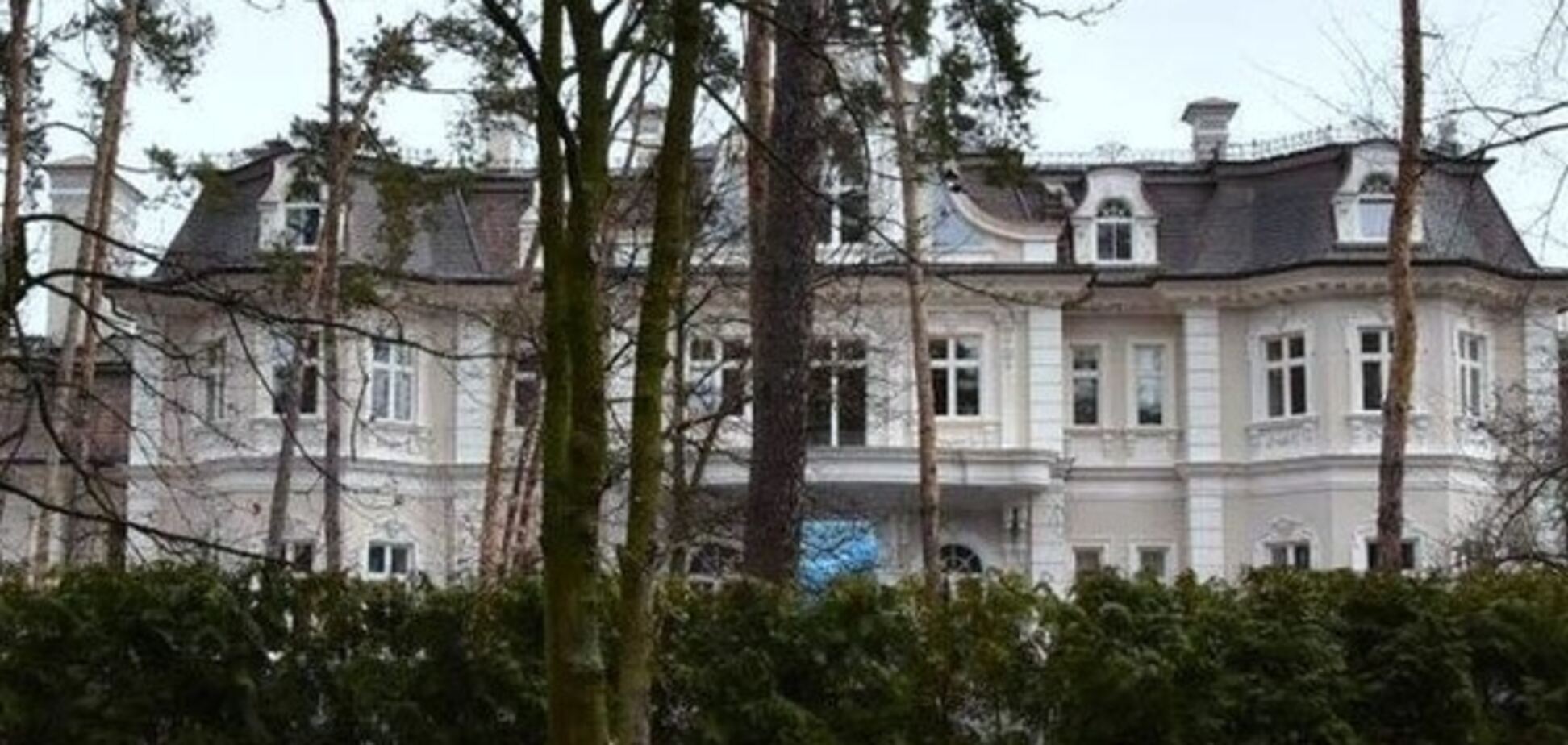 Дворец Бельведер и полгородка: чиновники обзавелись новым жильем в Конча-Заспе