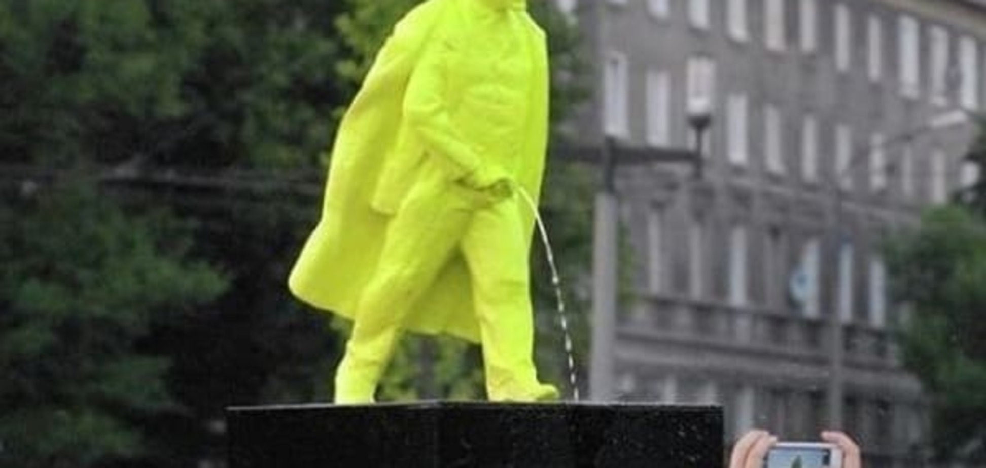 Высокий визит к 'Писающему мальчику' и декоммунизация от Москаля