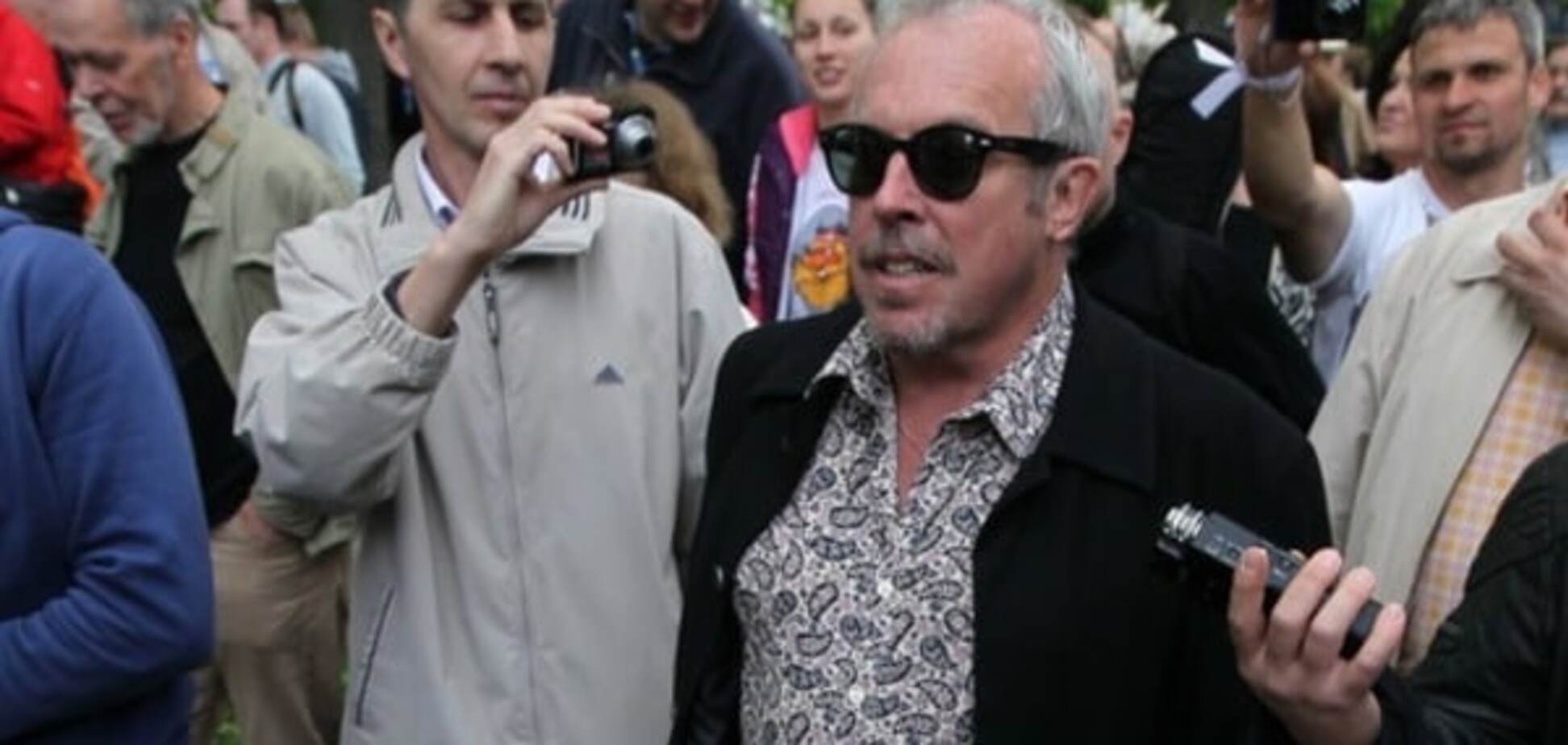 Шендерович объяснил, зачем в России срывают концерты Макаревича