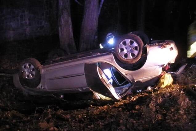 На Київщині перекинувся автомобіль, водій загинув