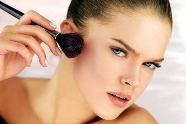 Как выбрать румяна: топ-7 советов, которые помогут девушкам стать красивее