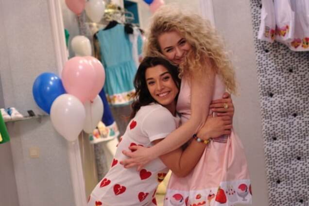 Звезды примерили модные наряды от украинского дизайнера