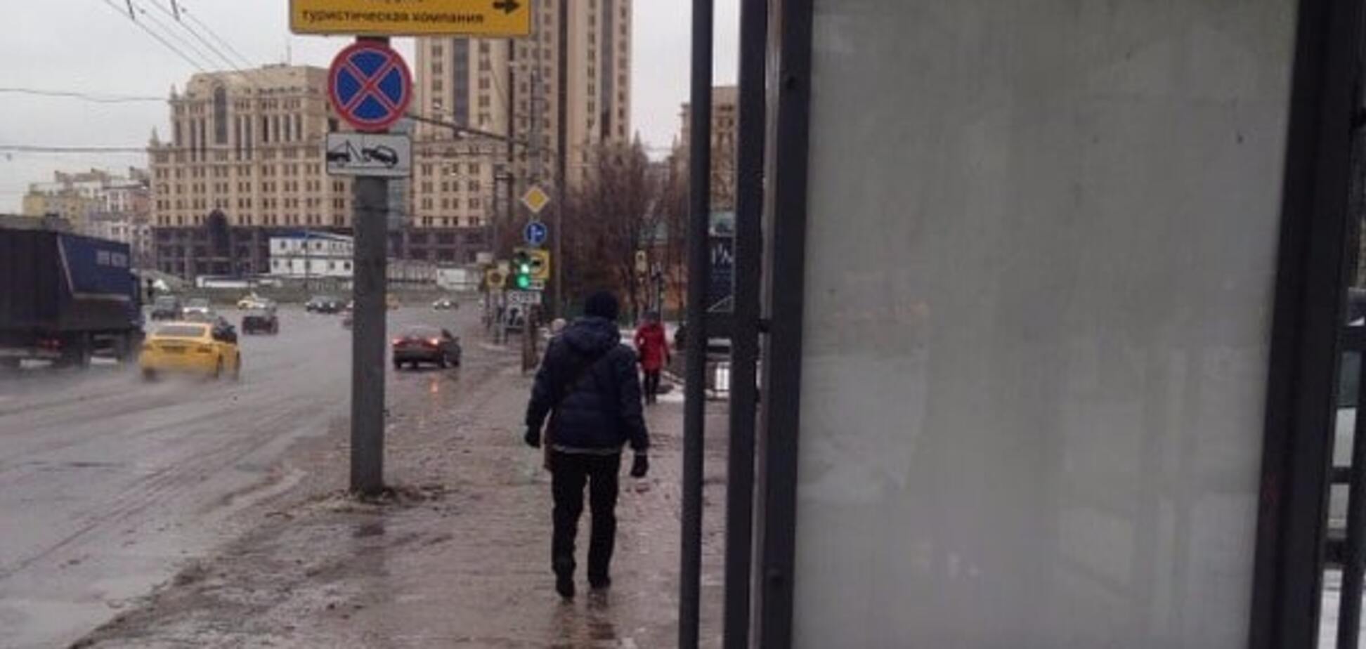 Власти Москвы отреагировали на постер с 'мертвым' Сталиным: фотофакт