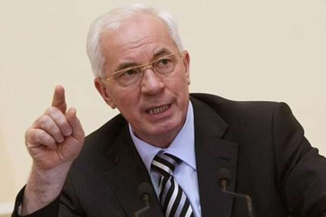 Азаров назвал студентов Евромайдана бомжами и мусорным сбродом