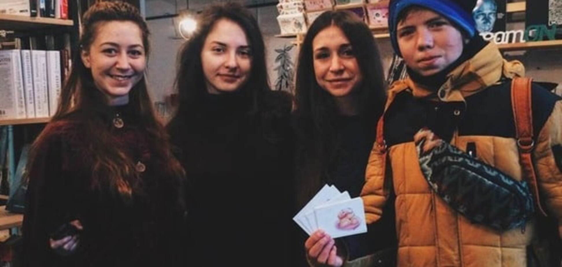 Без лоха и жизнь плоха: в сети разоблачили 13-летнего продавца открыток из Киева