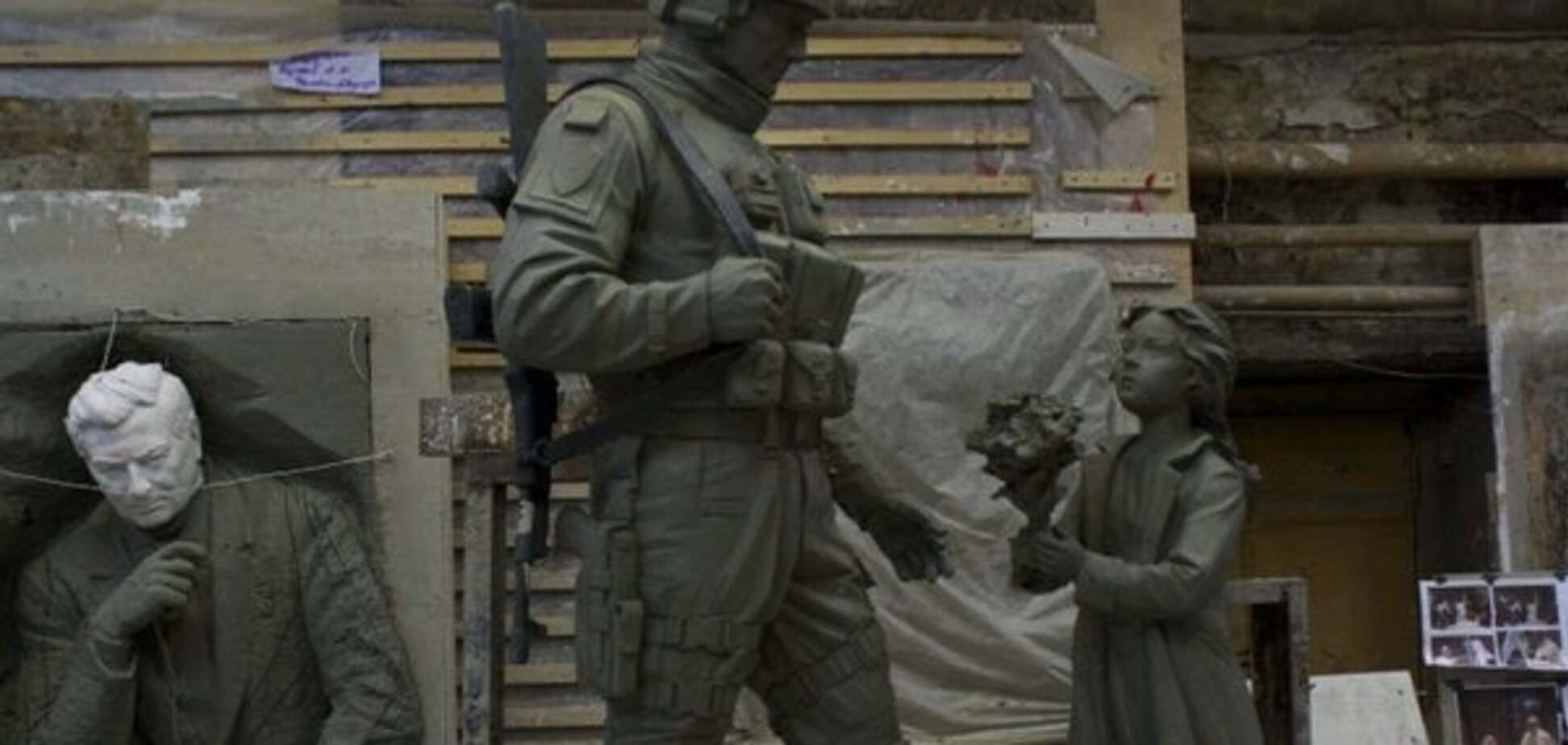 'Воїн-визволитель': у Сімферополі буде новий пам'ятник 'зеленому чоловічкові'