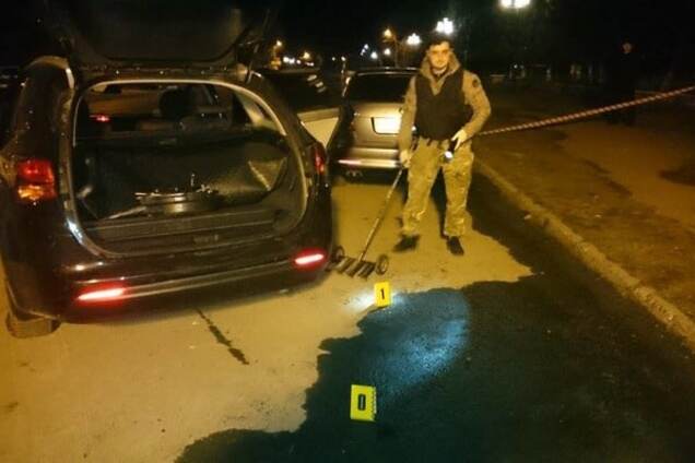 В автомобиль депутата Ивано-Франковского облсовета бросили гранату