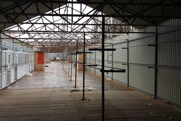 В Киеве снесли рынок с секонд-хендом