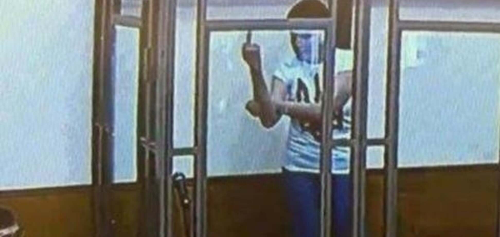 Вместо последнего слова Савченко показала суду непристойный жест: фотофакт