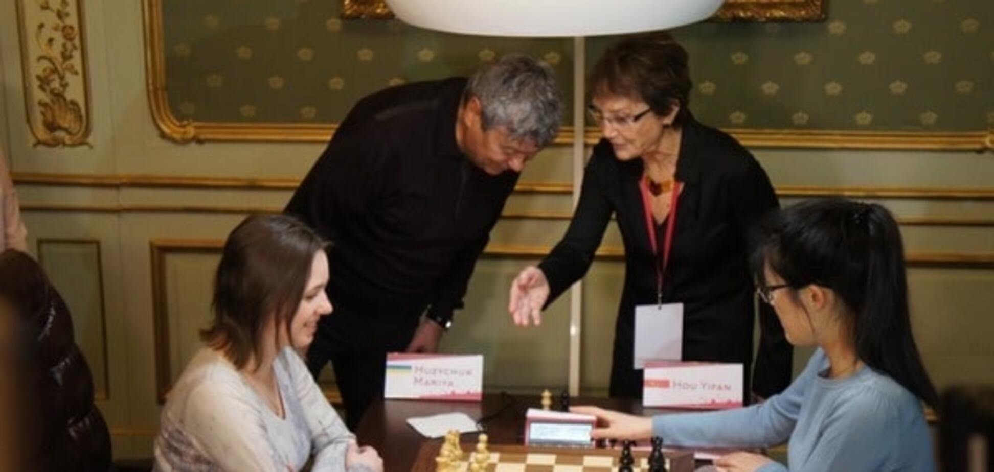 'Играю хорошо!' Луческу сделал ход за Музычук в финале чемпионата мира по шахматам: фотофакт