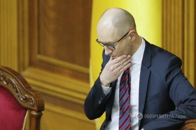 Яценюк назвал три варианта выхода из кризиса