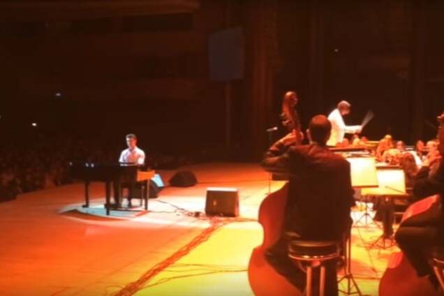 Пианист Евгений Хмара сыграл на концерте Алессандро Сафина