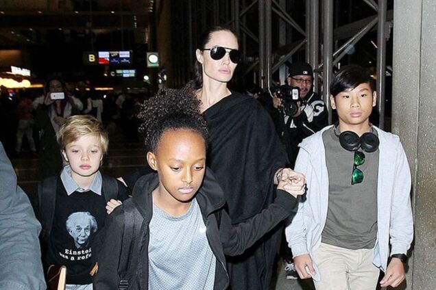 Анджелина Джоли отправилась к Брэду Питту в Лондон