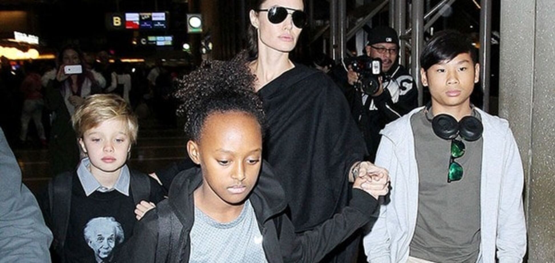 Анджелина Джоли отправилась к Брэду Питту в Лондон