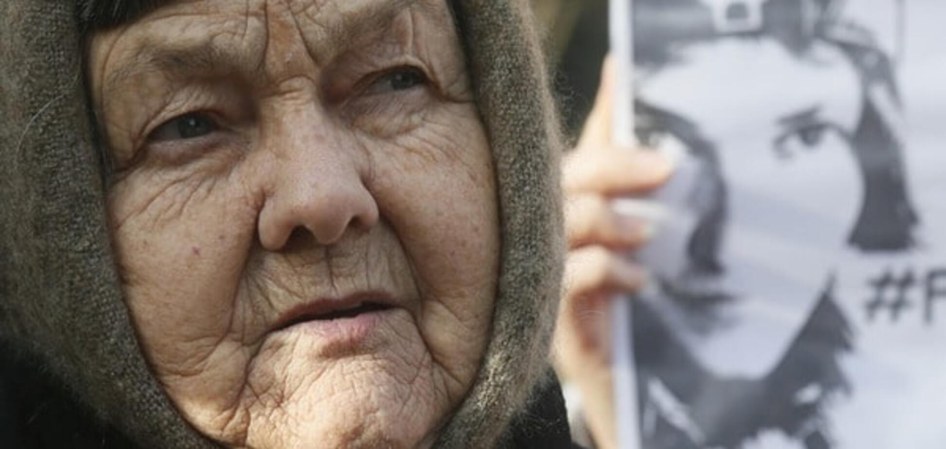 'У неї холодні руки і опухлі ноги': мати Савченко розповіла про коротку зустріч з донькою