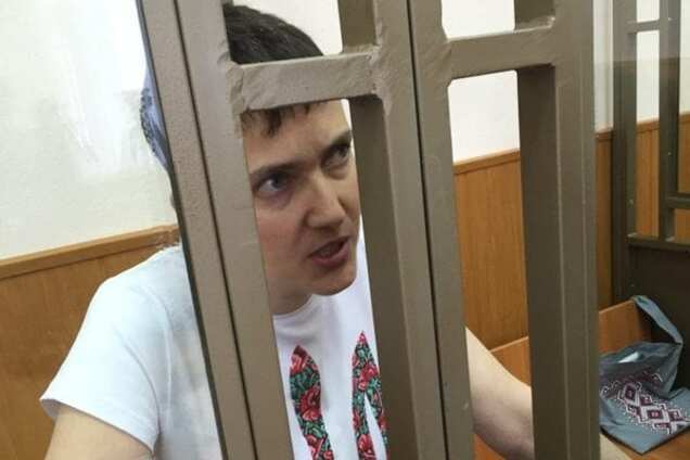 'Згинуть наші воріженьки!' Савченко спела гимн Украины в суде. Видеофакт