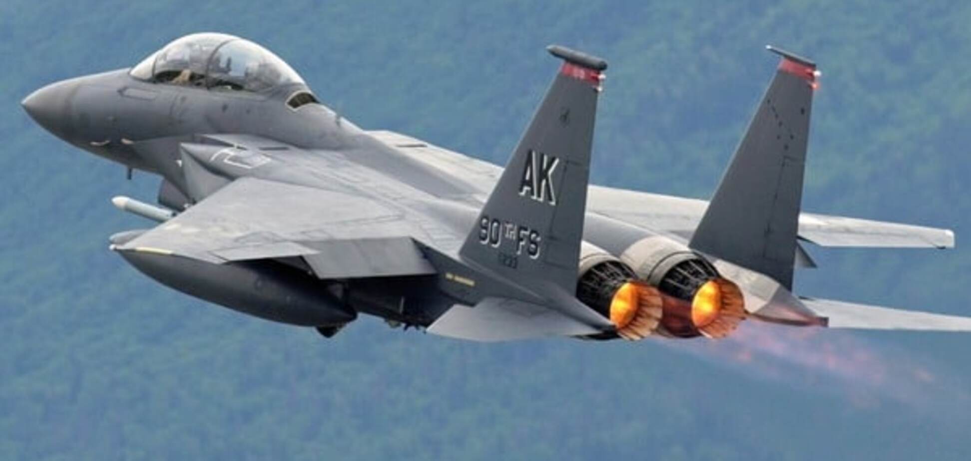 Привіт Кремлю: США відправили до Європи 12 винищувачів F-15