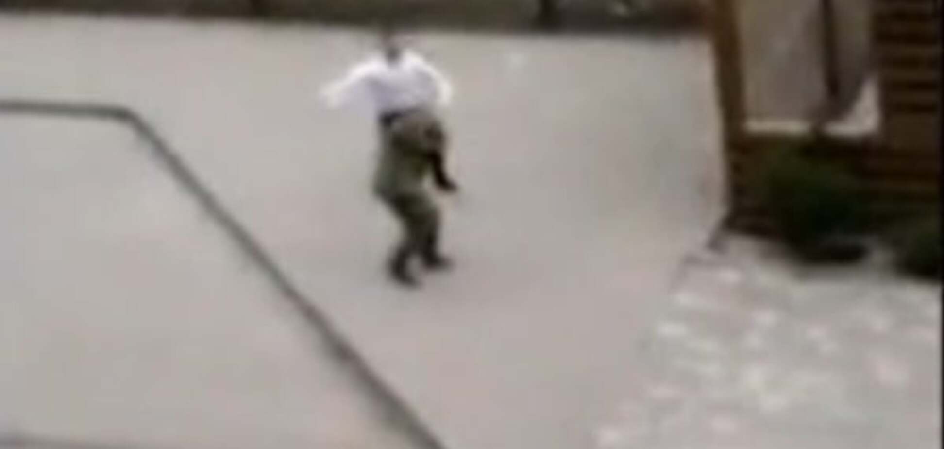 У Ростові охоронець ресторану надавав під курдюк 'ополченцю': епічне відео