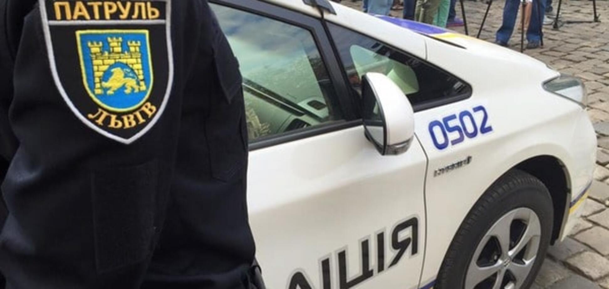 Львівський хуліган, образившись на сусідів, побив чотирьох поліцейських