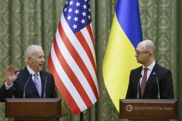 Белый дом: Байден позвонил Яценюку после заявления об отставке