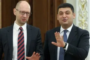 Спадок Яценюка: тяжко нести, важко кинути