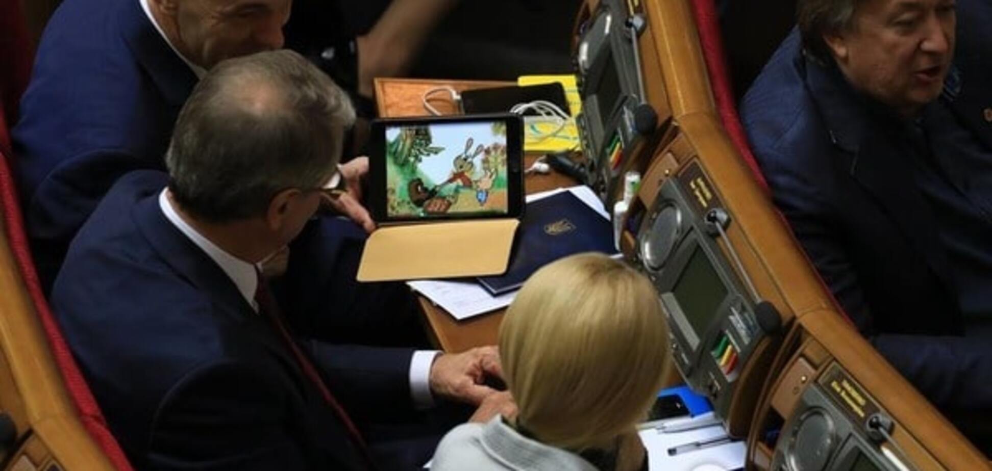 Вінні-Пух і всі-всі-всі: як Яценюк Гройсмана в прем'єри тягнув. Фотофакт