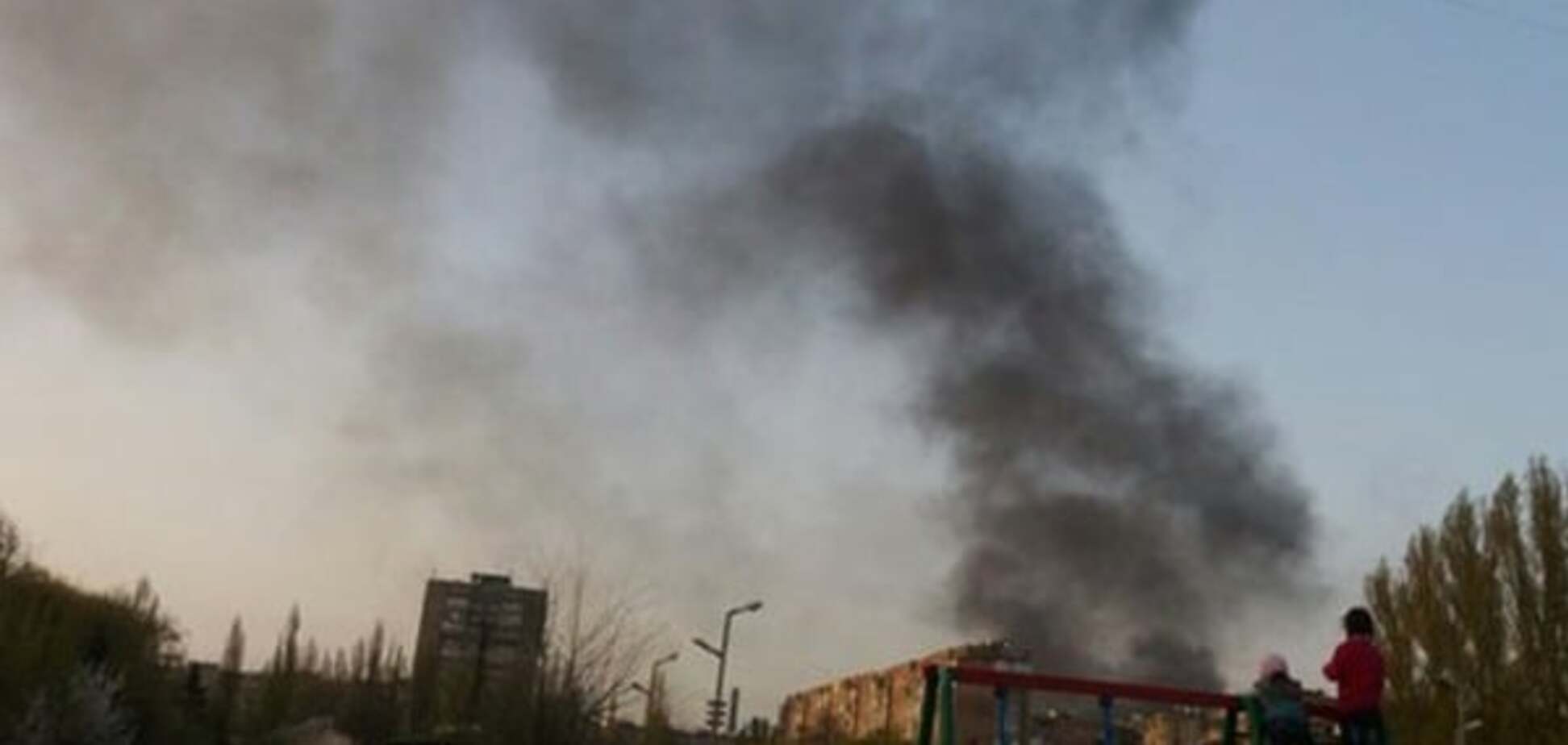 Захоплену Макіївку заволокло димом від масштабної пожежі