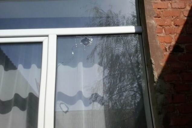 Террористы обстреляли школу в Авдеевке: опубликованы фото