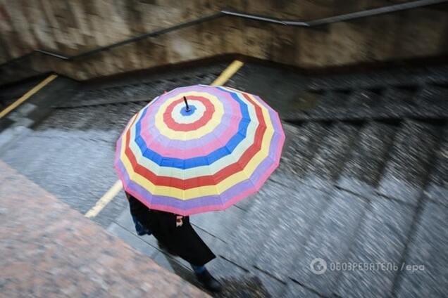 Синоптики рассказали, как долго Украину будет заливать дождями