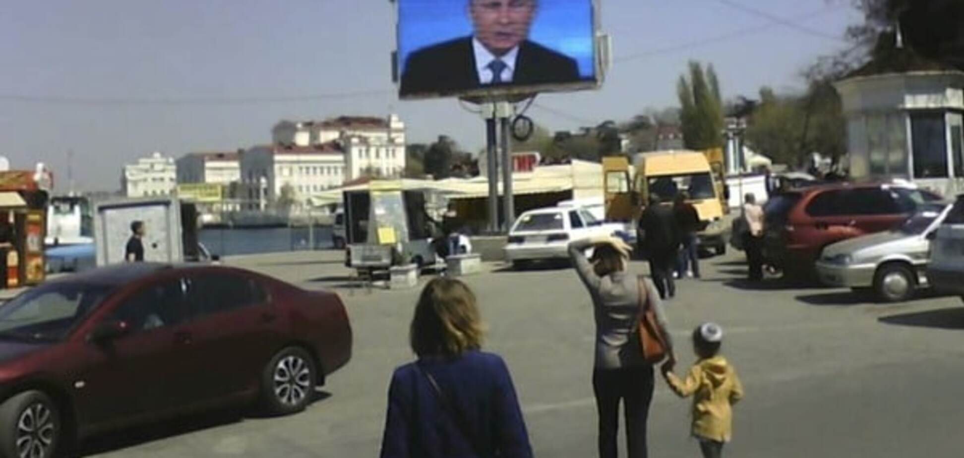 Ніхто не прийшов: кримчани проігнорували 'Пряму лінію' Путіна