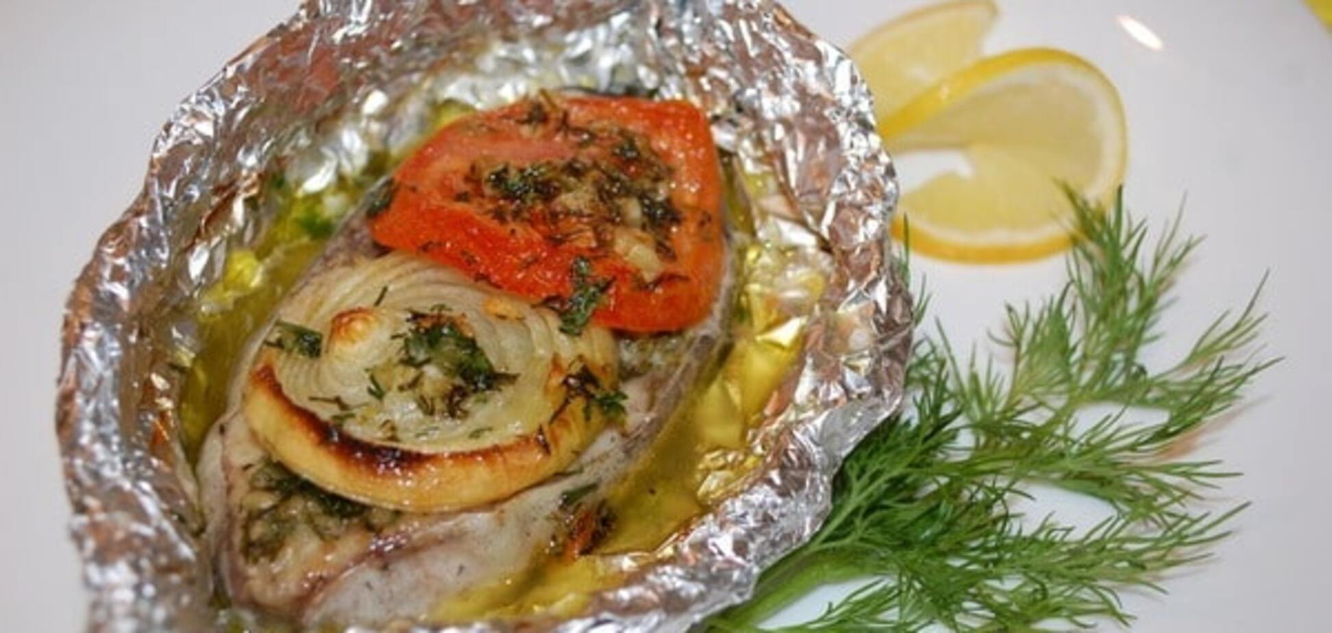 Сом, запеченный в фольге