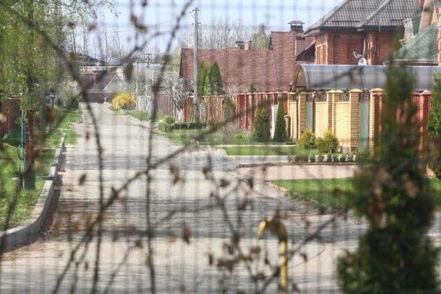 Дом Яценюка в Новых Петровцах