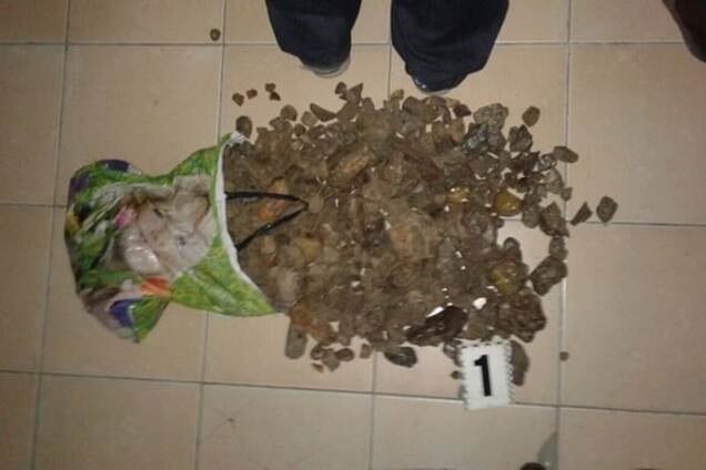 Изътый янтарь