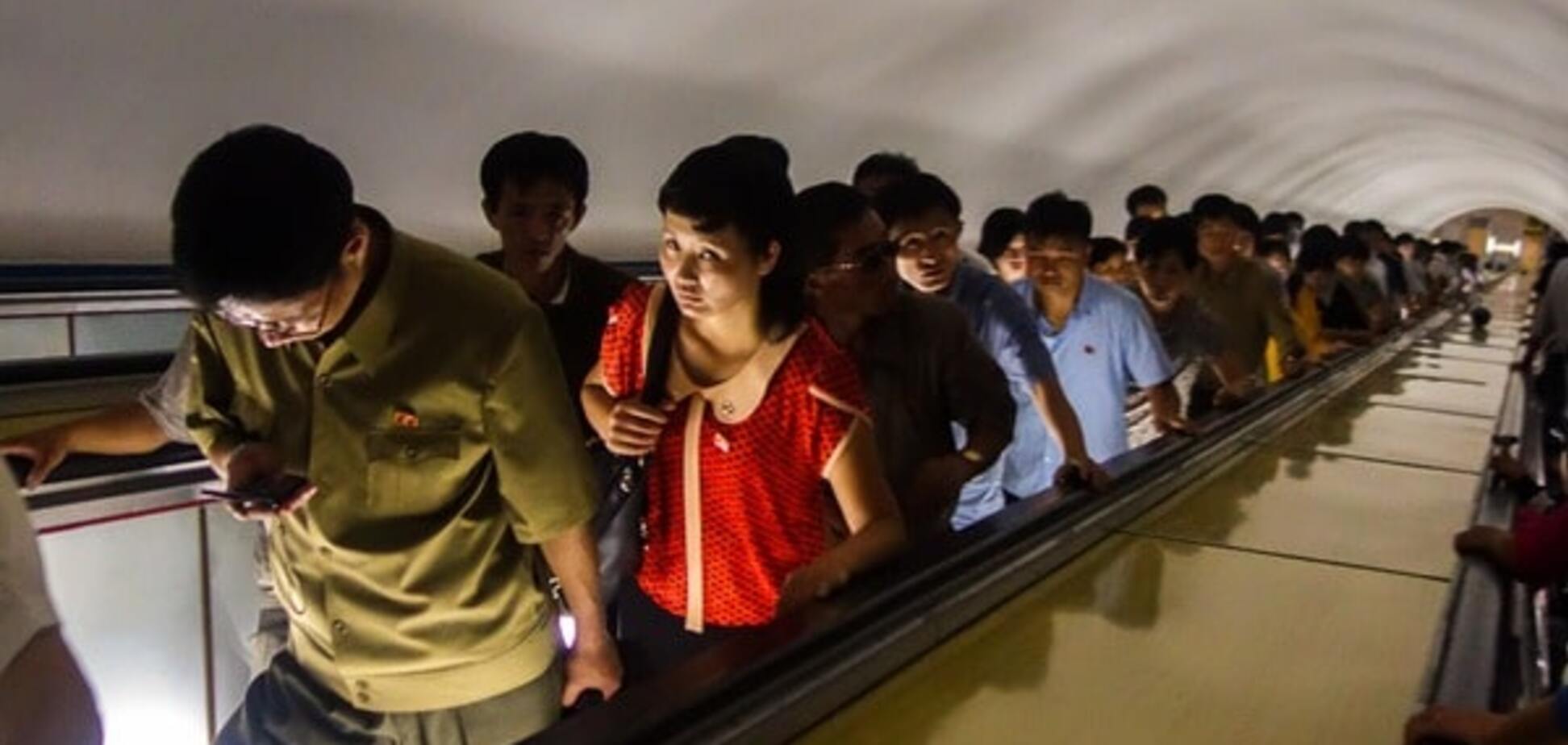 За железным занавесом: опубликованы фото метро КНДР