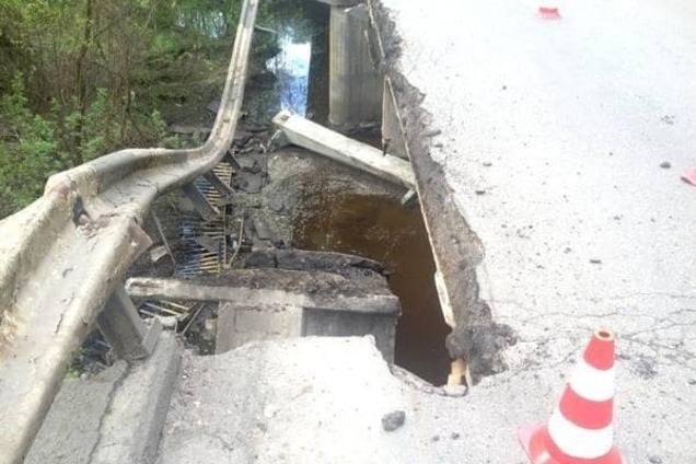 Рухнул мост