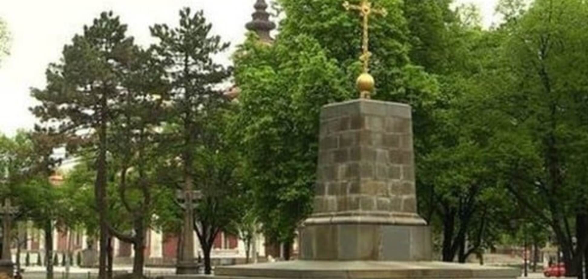 Що приховував Ленін: у Кривому Розі під пам'ятником вождю виявили старовинну церкву