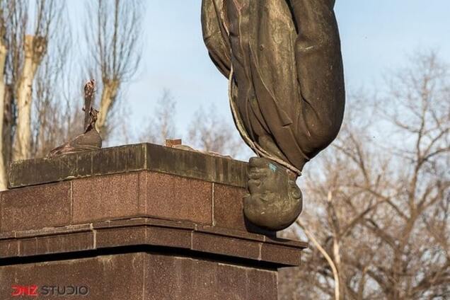 На Одещині знесли черговий пам'ятник Леніну
