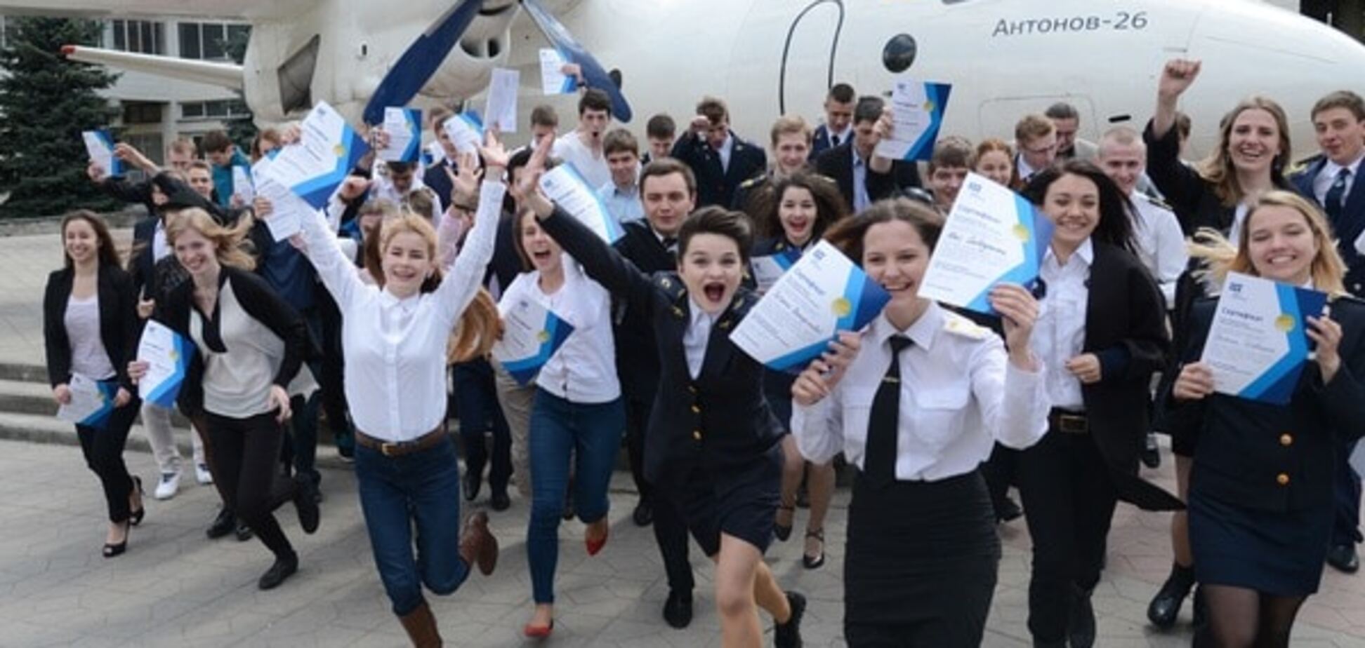 Колесников и Кива выбрали лучших молодых авиаторов Украины