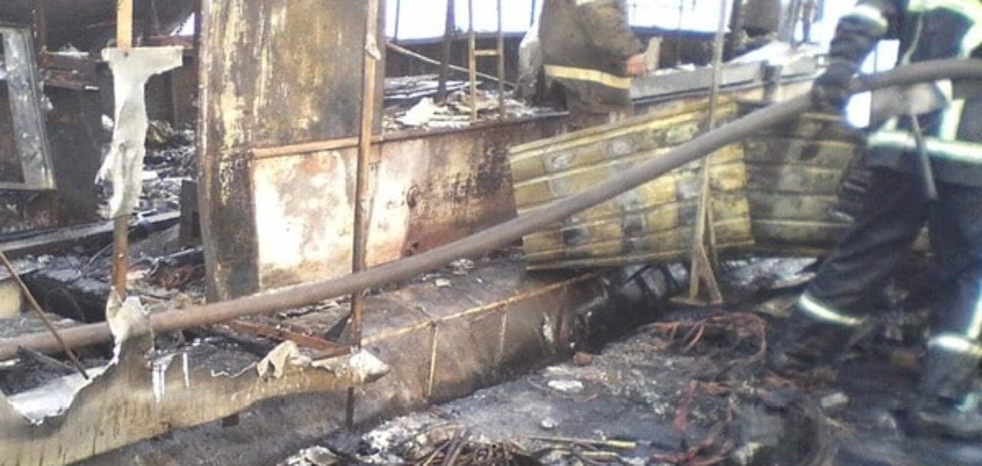 На Дніпрі в плавучому будинку від пожежі постраждав чоловік