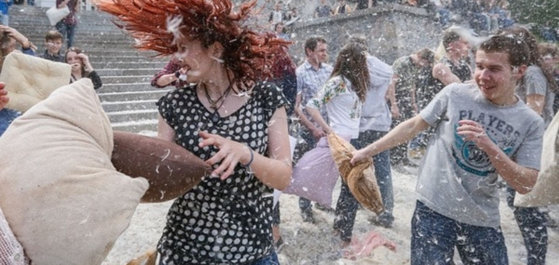 бой подушками