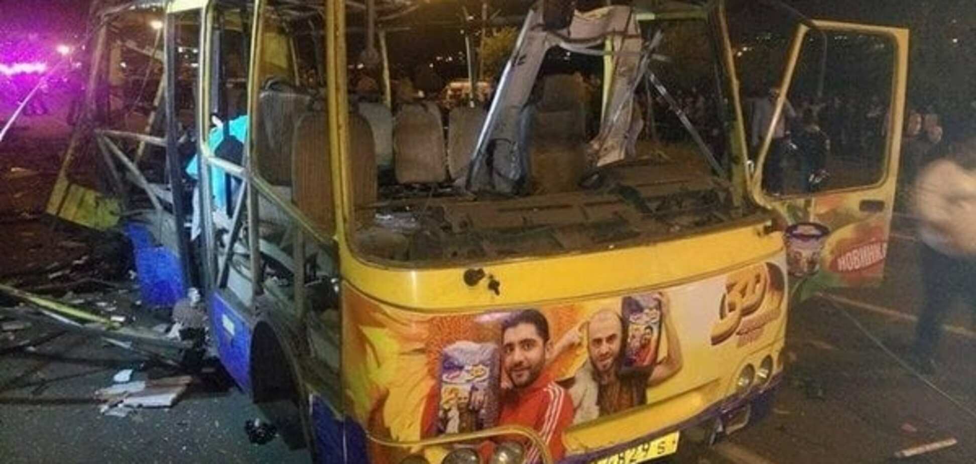У Єревані злетів у повітря пасажирський автобус: загинули люди. Фото і відеофакт