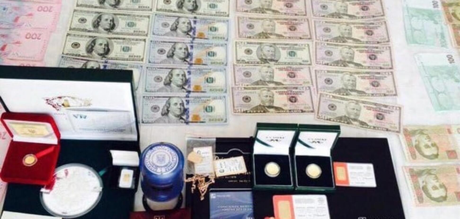 Топ одеських фіскалів відмила через банки 1,6 млн гривень