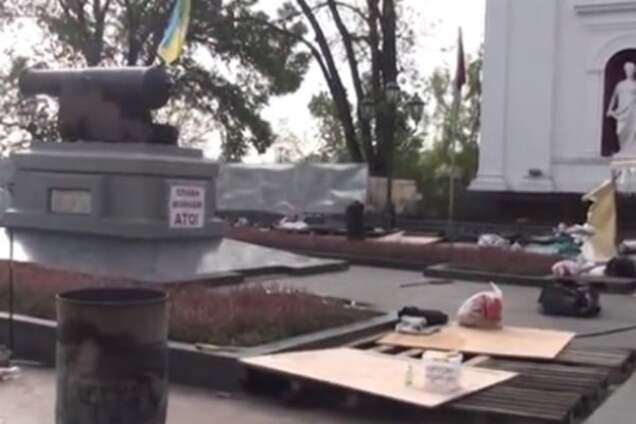 Место драки под мэрией Одессы