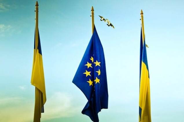 У Порошенка озвучили терміни перенесення саміту Україна-ЄС